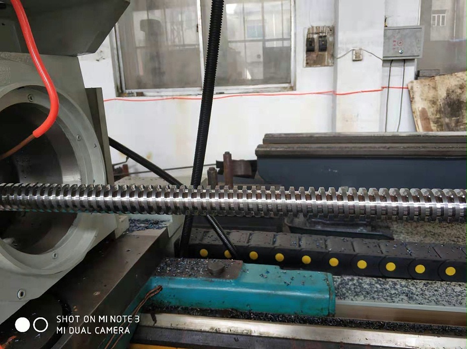 數(shù)控旋風(fēng)銑加工機(jī)床普通絲桿絲杠