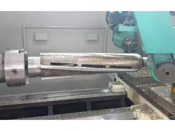 大米拋光機不銹鋼直輥 斜輥 專用數(shù)控旋風銑武漢客戶現(xiàn)場