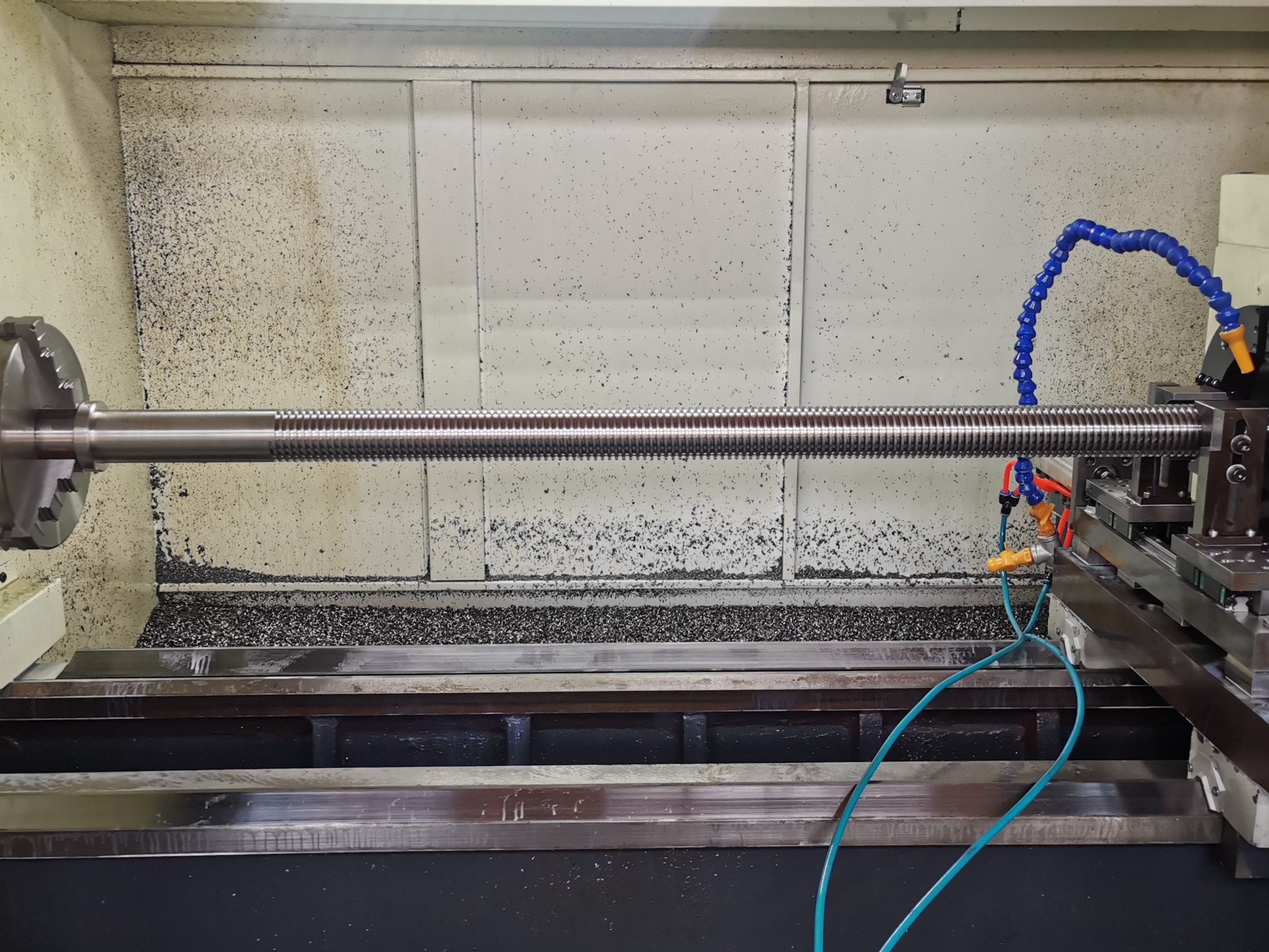 有關(guān)擠出機(jī)變徑變距配對輸送螺桿已試樣成功