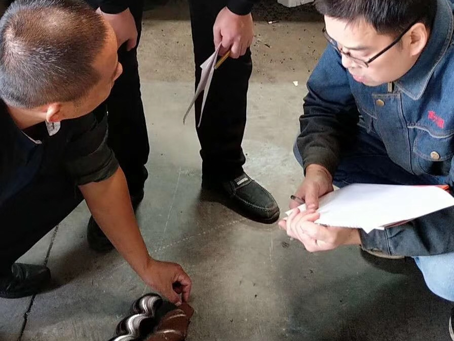 雙波螺紋數(shù)控旋風(fēng)銑成都客戶現(xiàn)場