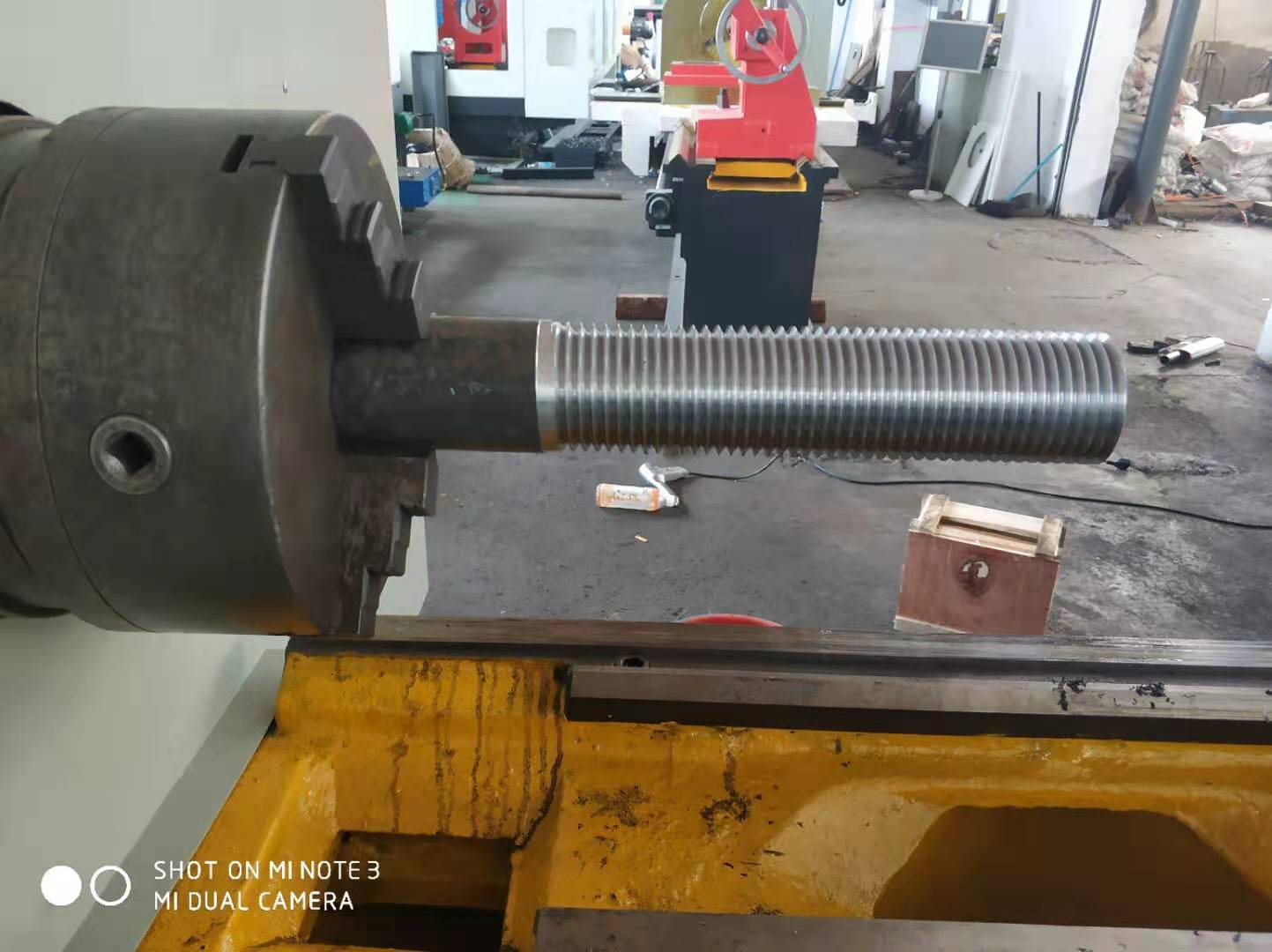 數控旋風銑改造機加工地腳螺栓